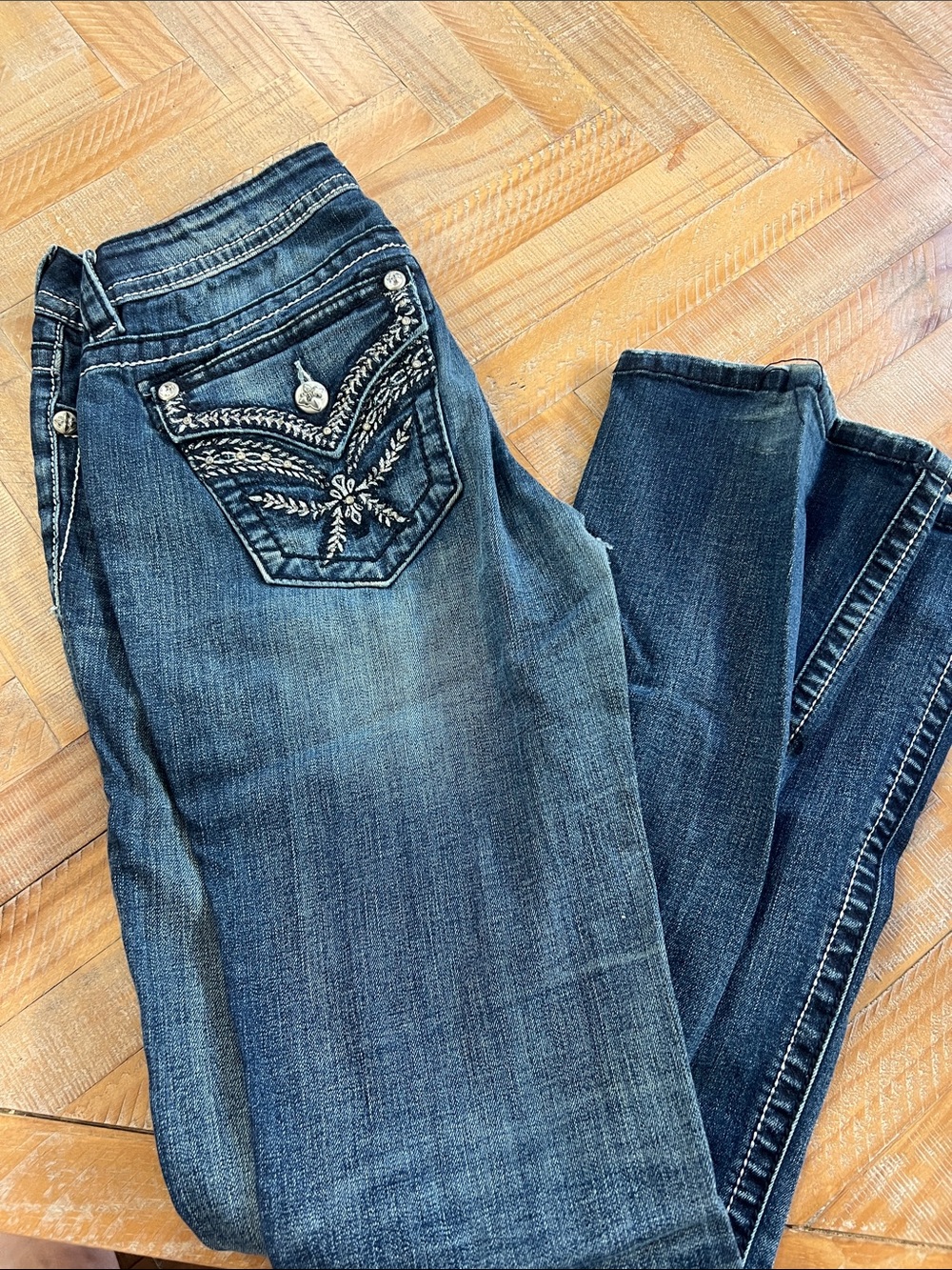 Dark Wash Embroidered Pocket Women’s Jeans miss me jeans